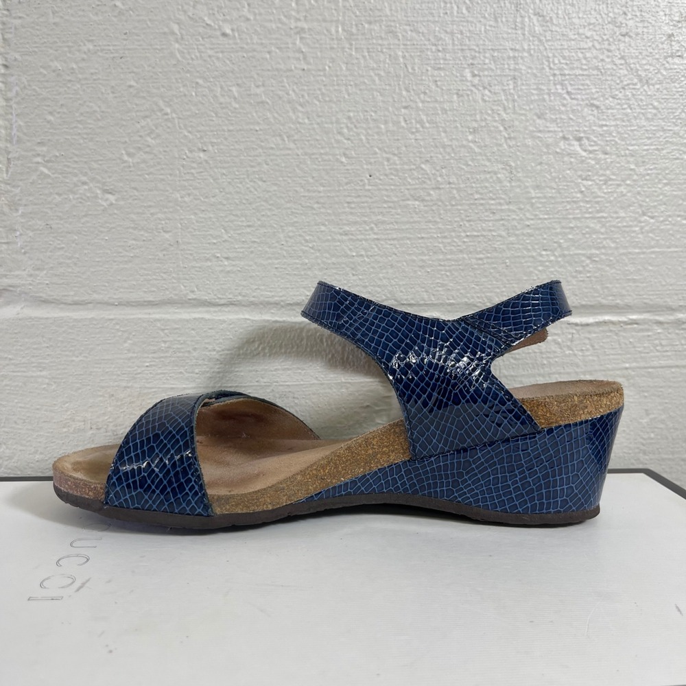 Vionic Navy Blue Croc-Embossed Wedge Sandals - Picture 5 of 10